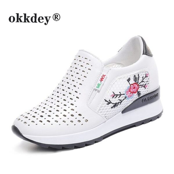 Casual High Heels Müßiggänger Atmungsaktive Vulkanisieren Frauen Turnschuhe PU Runde Kappe Sticken Plattform Keil Tenis Feminino 2020 Neue