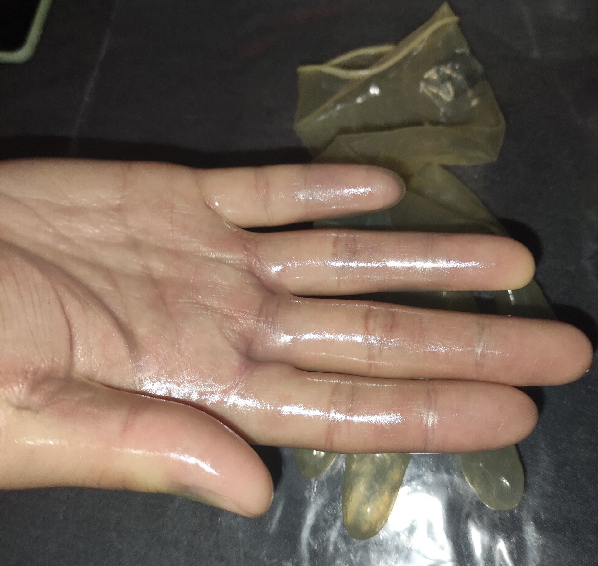 Geölt Shiny Transparent Super Dünne Latex Zentai Handschuhe Männlichen Zu Weiblichen Sheer Cosplay Kigurumi Fetisch Handschuhe – Bild 2