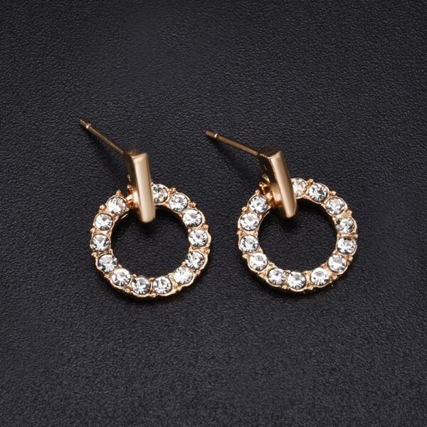 Neue Mode Frauen Stud Hochzeit Ohrringe Einfache Hypoallergen Kreis Exquisite Mini Ohrringe Weiblichen Schmuck 2019 Großhandel