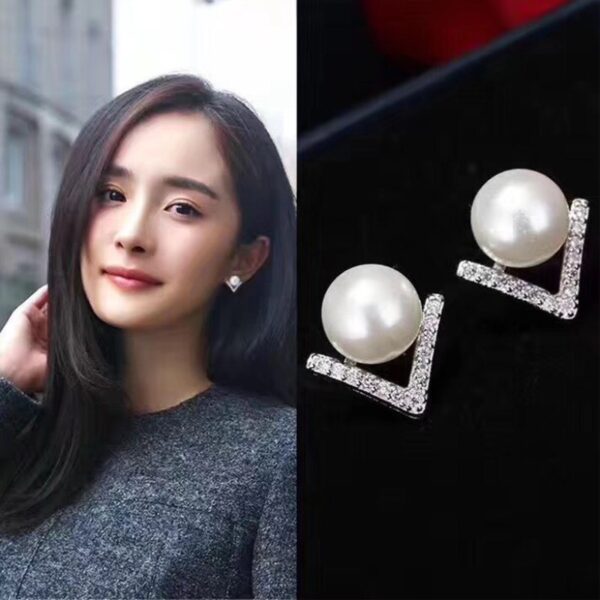 Weiß Grau Imitation Perle Kristall Stud Ohrringe für Frauen Persönlichkeit Mode Schmuck Dreieck Aussage Ohrringe Partei Weddin