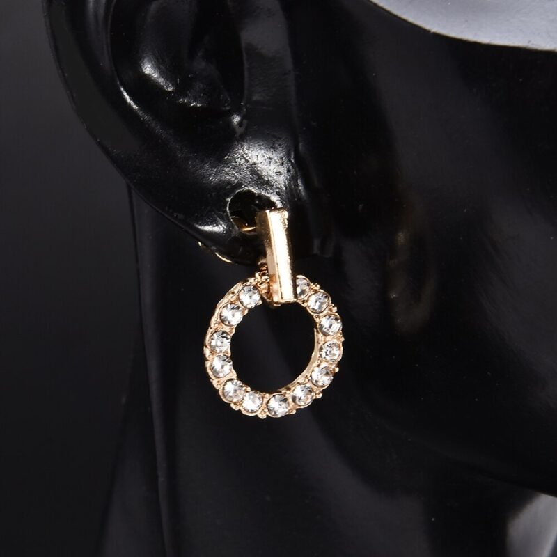 Neue Mode Frauen Stud Hochzeit Ohrringe Einfache Hypoallergen Kreis Exquisite Mini Ohrringe Weiblichen Schmuck 2019 Großhandel – Bild 4